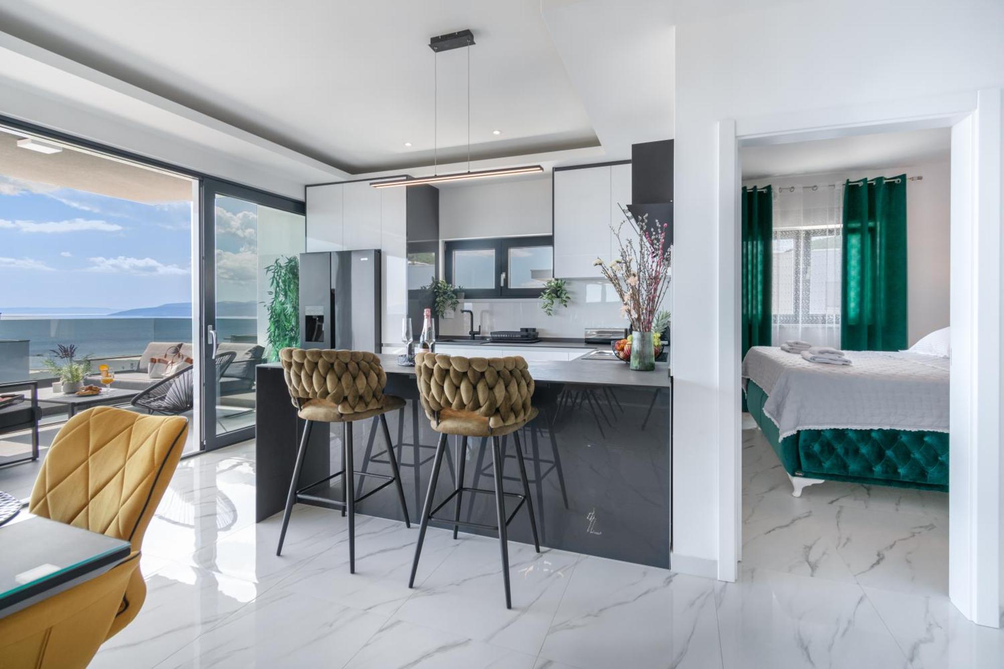 Lux Penthouse Panoramic View With Jacuzzi Apartment Makarska Exterior photo